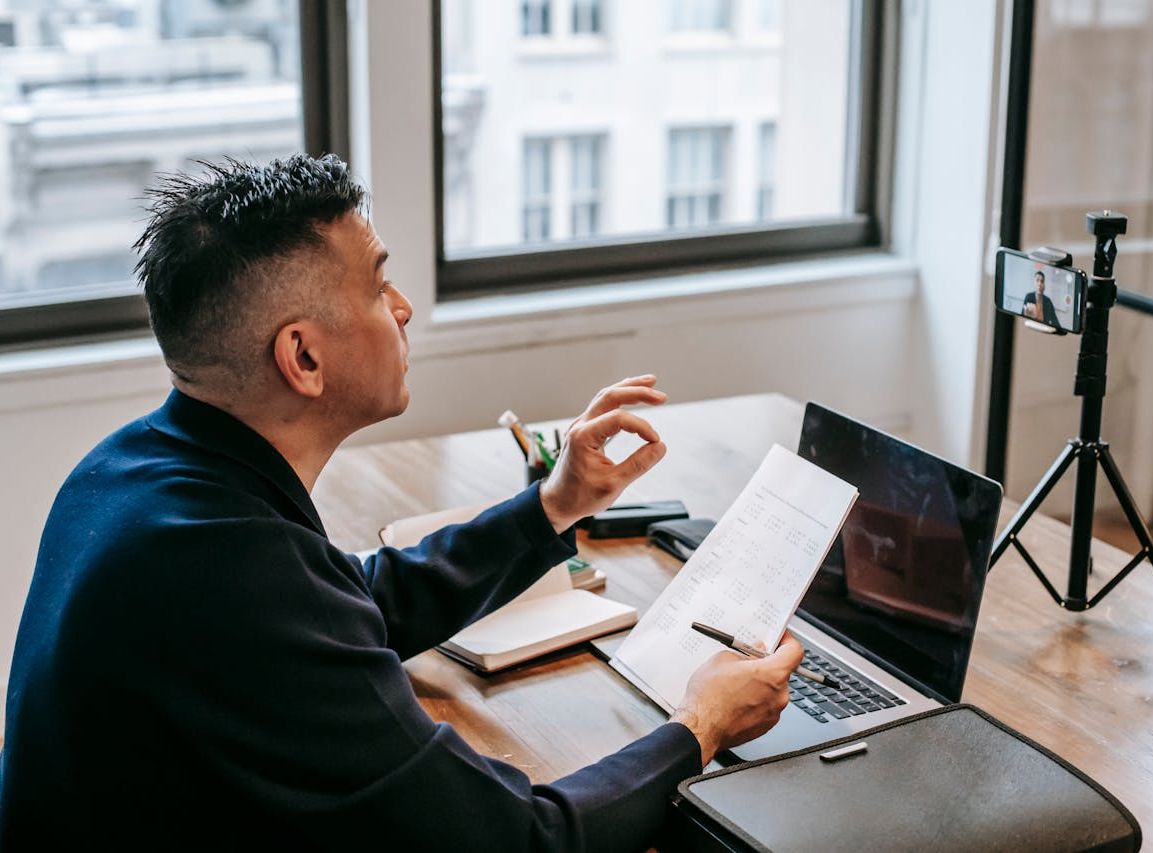 Emerging Insights from Exit Interviews: The Role of Leadership Communication on Employee Turnover